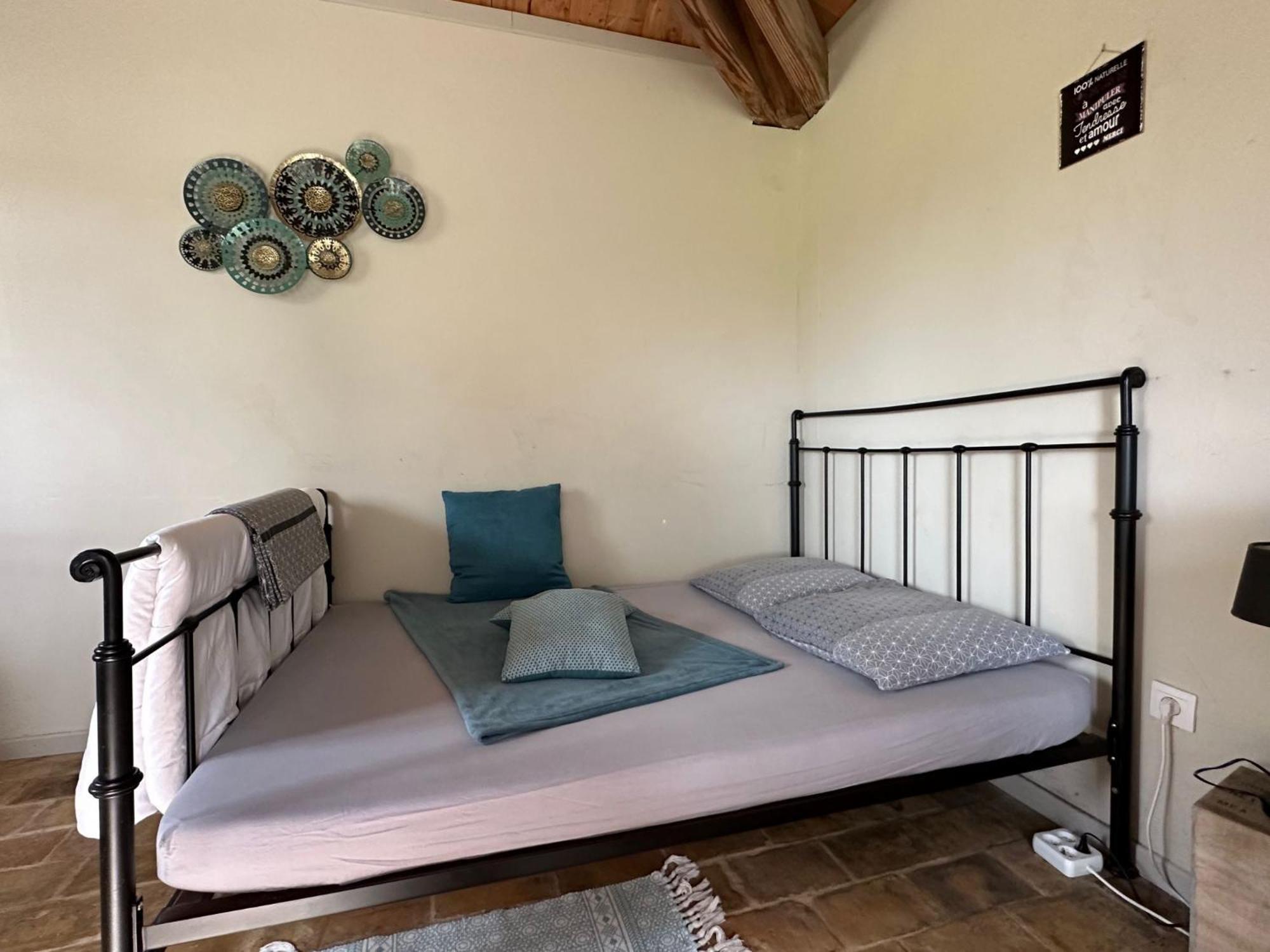Maisonnette Independante Au Calme Dans Un Grand Jardin Châteauneuf-du-Rhône Extérieur photo