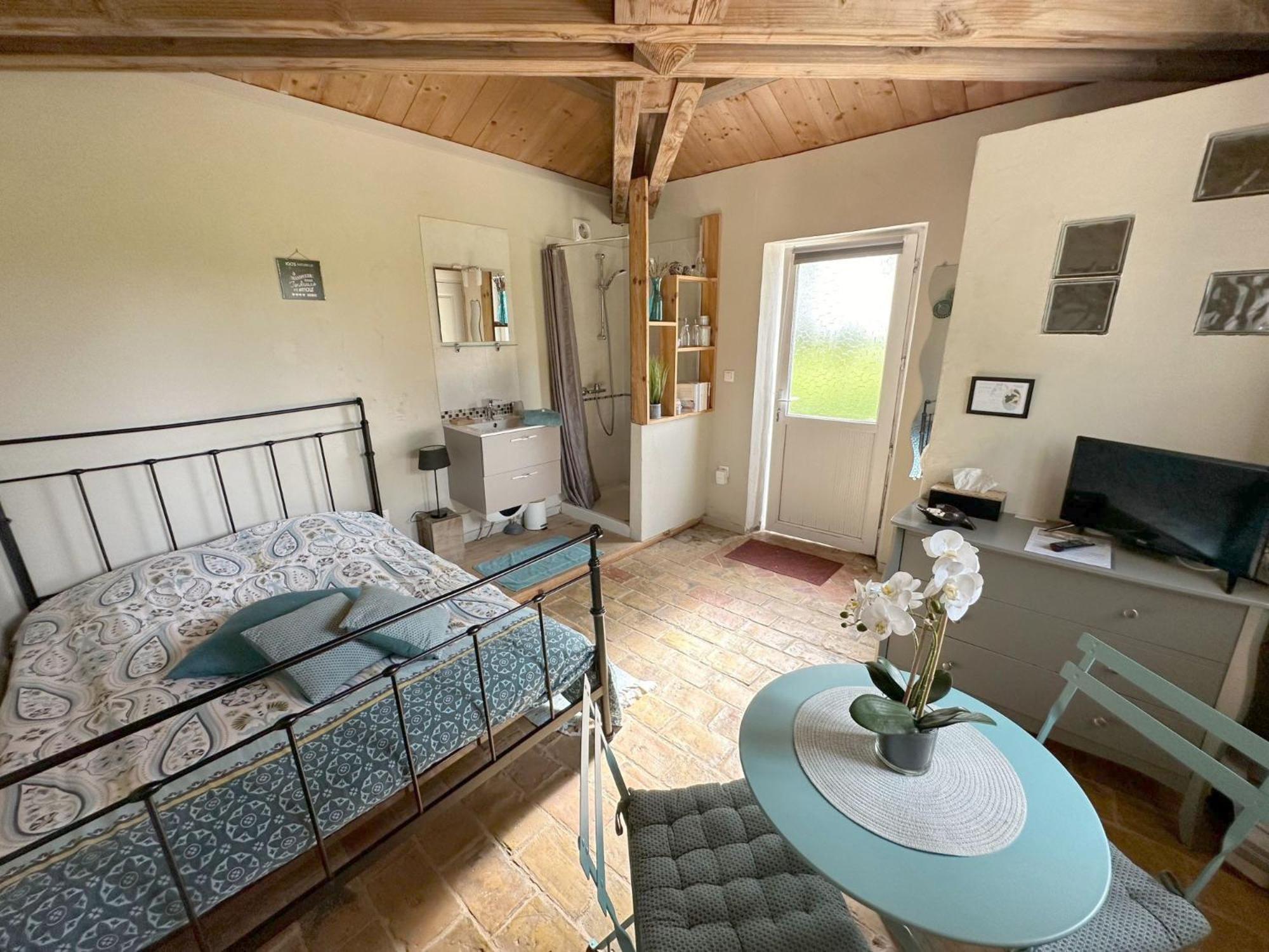 Maisonnette Independante Au Calme Dans Un Grand Jardin Châteauneuf-du-Rhône Extérieur photo